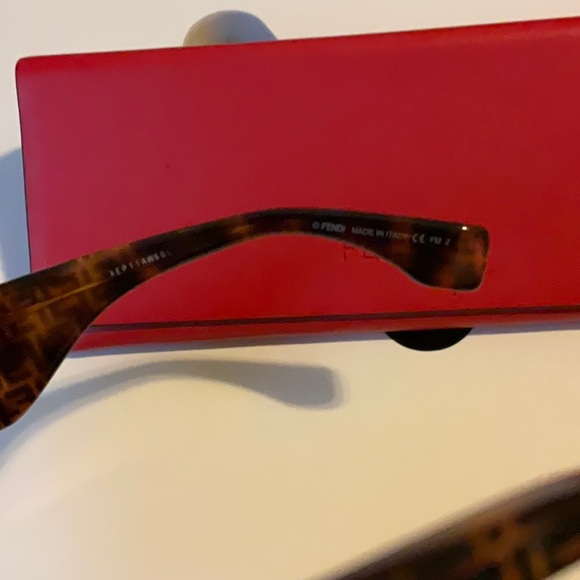 Authentic Fendi monogram brown gradient sunglasses - Picture 6 of 7